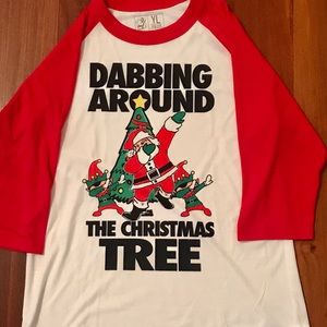 21 Threads Dabbing Santa Tee 🎅🏻
